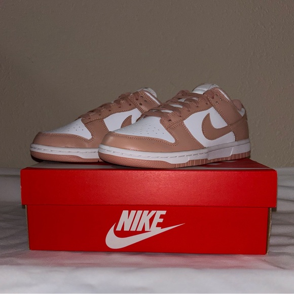 Nike Dunk Low Size: 7 - Picture 2 of 11